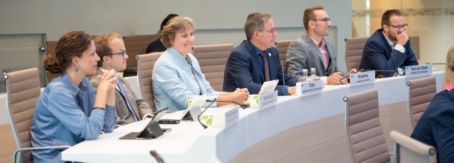 Beediging Harry Hindriks en Annemiek Stam voor ChristenUnie in gemeenteraad Ede - Foto Niek Stam-538