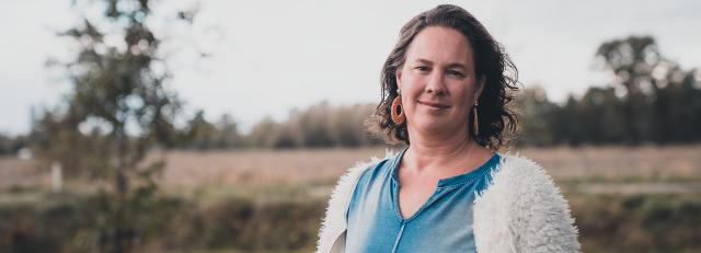 Annemiek Stam op de heide - brede banner.png