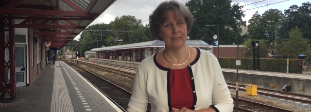 20180814 Cora Otter over de toegankelijkheid van het nieuwe station Ede - Wageningen
